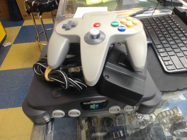 Nintendo 64 avec mannette