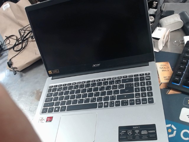 Laptop gris aspire 3 achete ici