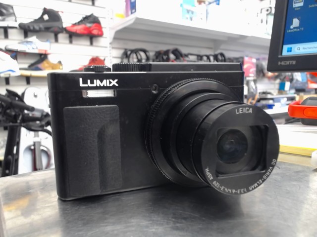 Camera digitale ecran flip zoom defect