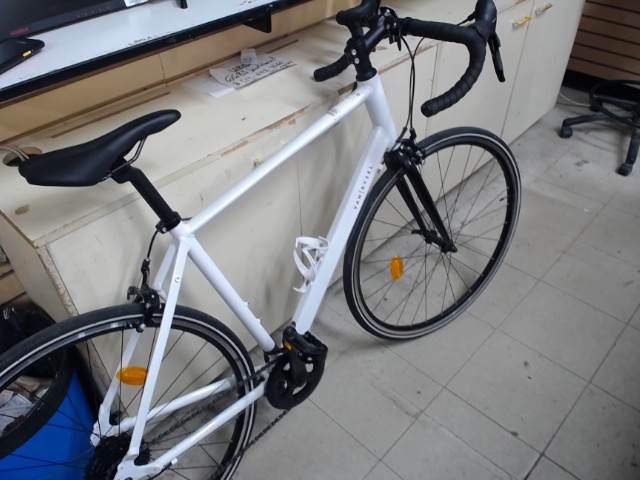 Velo route blanc
