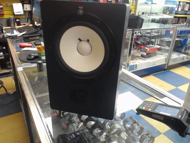 Yamaha speaker