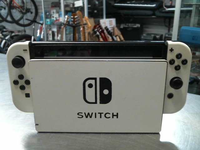 Switch avec dock (no charger)