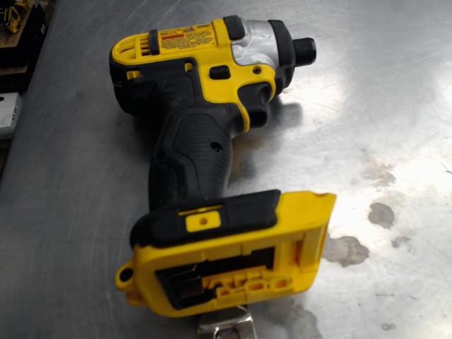 Impacp dewalt sans batterie