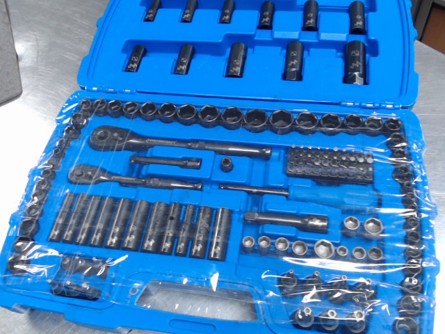 Kit ratchet douille 122 piece