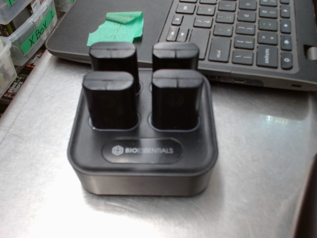 Chargeur avec 4 batterie xbox one