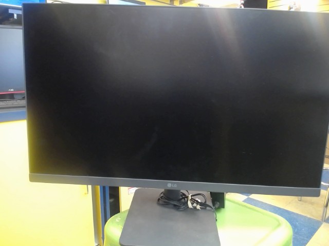 Moniteur grise avec cable