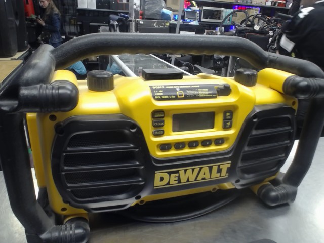 Radio de chantier dewalt batterie +filai