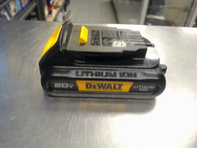 Batterie dewalt 20v max comme neuf