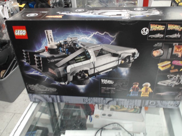 Lego delorean big scale