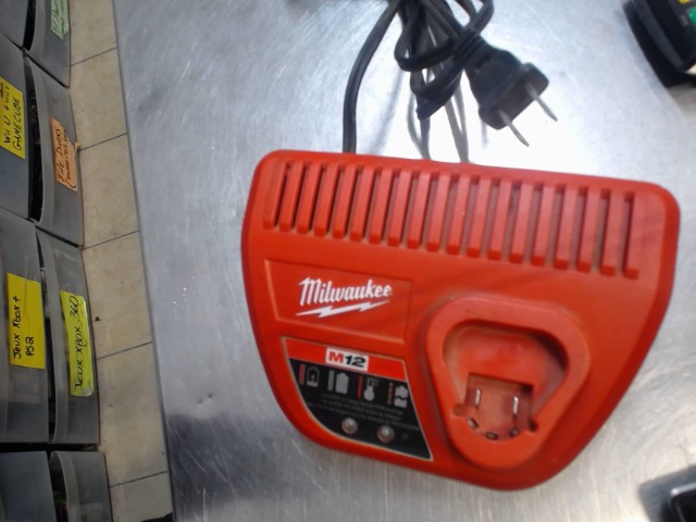 Chargeur milwaukee m12