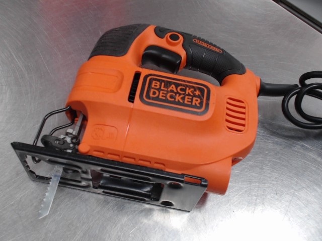Black and decker scie sauteuse dans boit