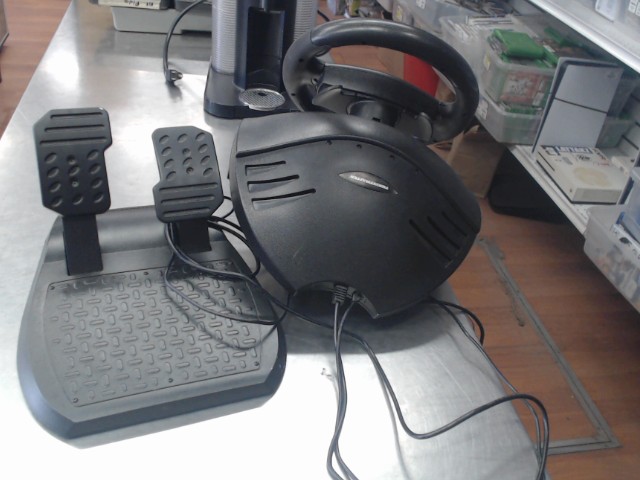 Volant ps4 thrusmaster