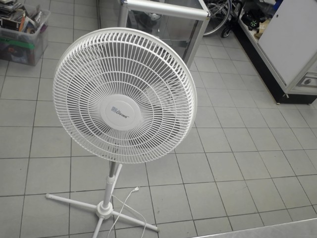 S-16f  ventulateur sur patte