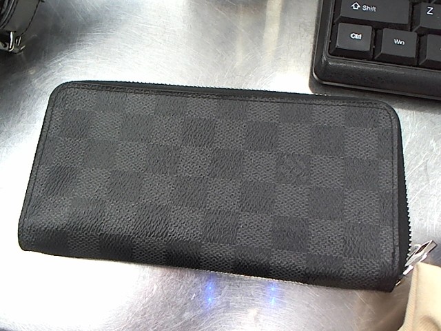 Louis vuitton zippy wallet black