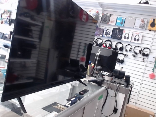 Television 55 '' smart avec manette+pied