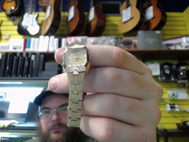 Montre vintage dore