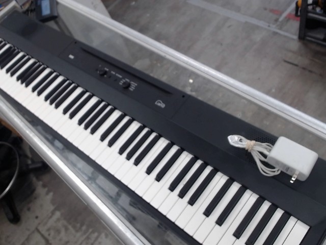 Synthetiseur (88 touche)+chargeur