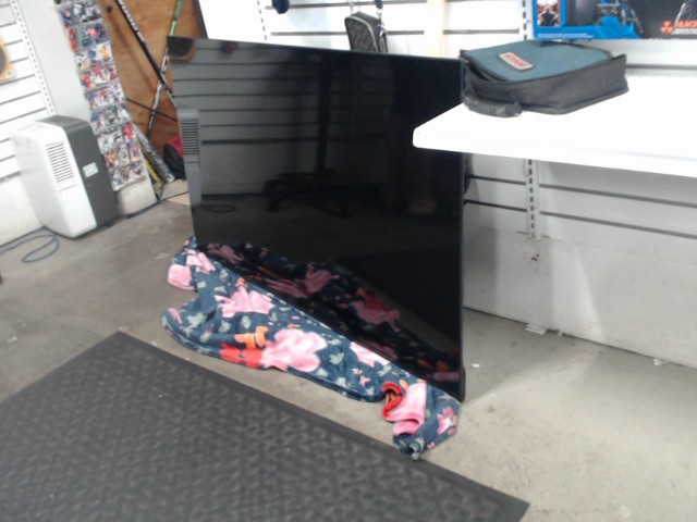 65 inch hisense + man smart