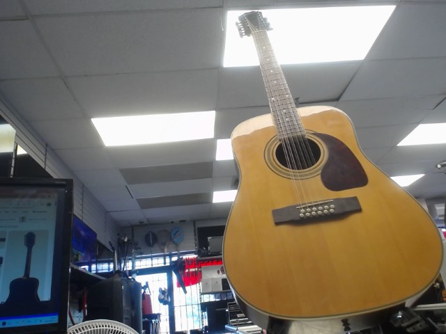 Guitar 12 cordes