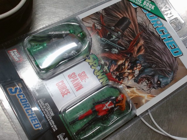 Comic book scorched avec spawn + figurin