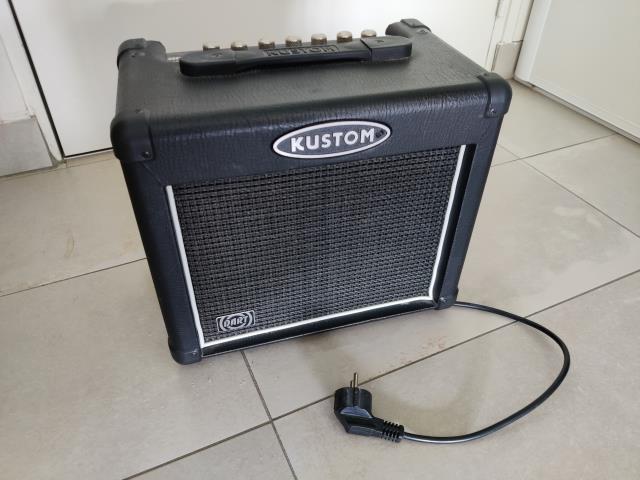 Ampli guit 10 watts bien us�e