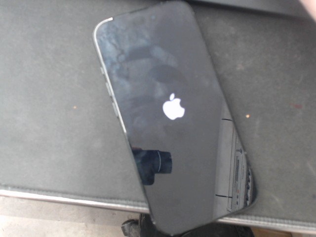 Iphone 15 noir 256gb 88% batterie