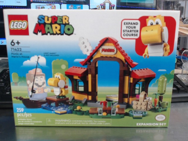 Picnic at mario's house neuf