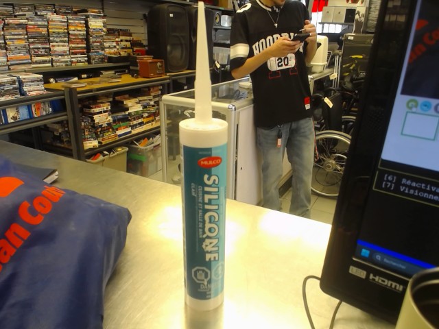 Tube de silicone neuf