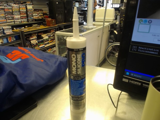 Tube de silicone neuf