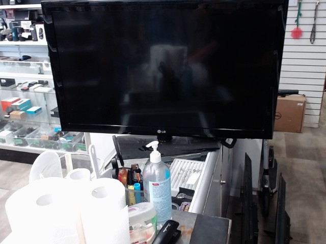 Tele 42 pouces 2011+manette bell tvbox