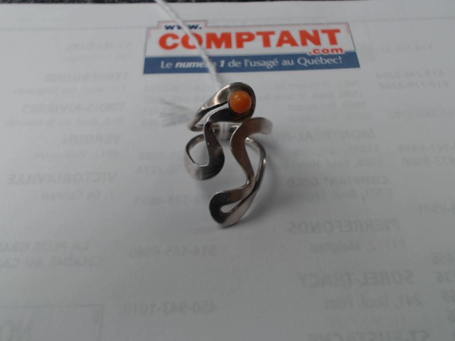 Bague en argent avec pierre oragne