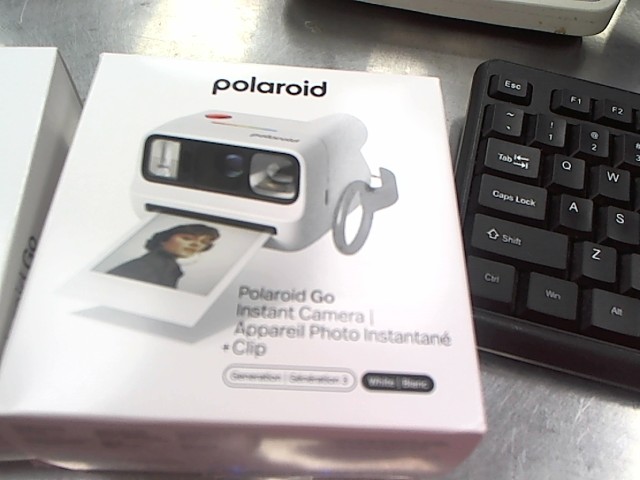 Polaroid go