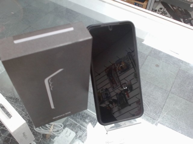 Samsung galaxy s25 avec boite