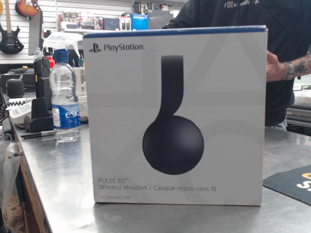 Black sony pulse 3d playstation wireless