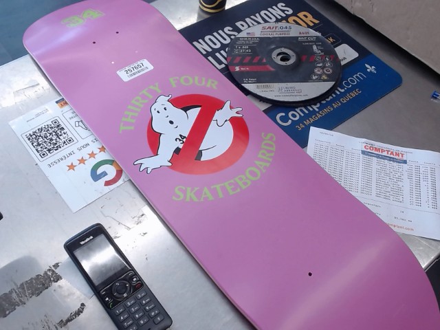 Planche 34 skateboard ghostbusters neuve