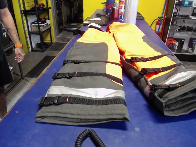 Pantalons pour scie a chaine neufs gr:36