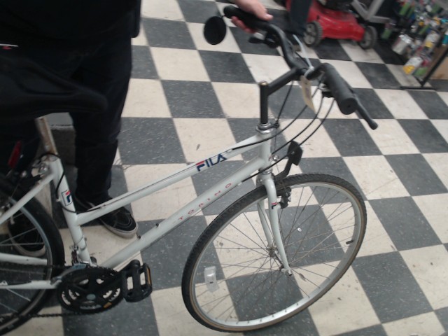 Velo blanc fils