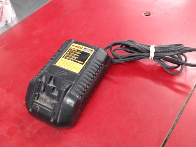 Chargeur dewalt 12v