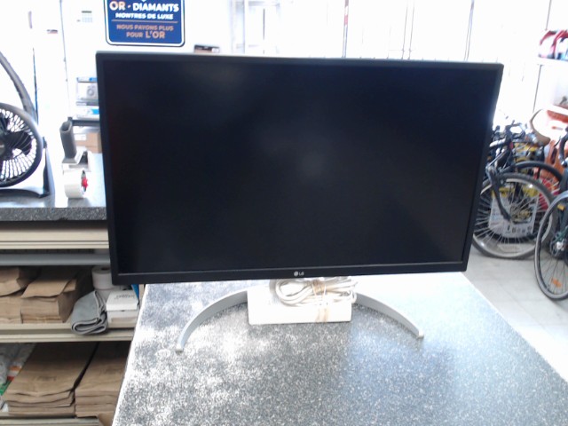Lg 27'' 4k monitor plus fils