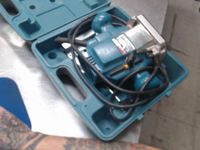 Routeur electrique+case