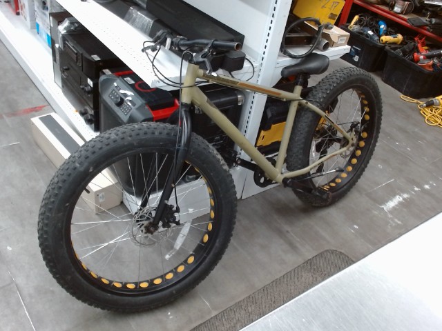 Velo gros roue vert