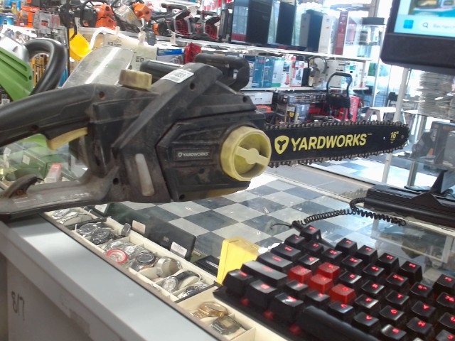Chainsaw corded