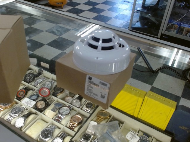 Connected shoke heat detector alarm