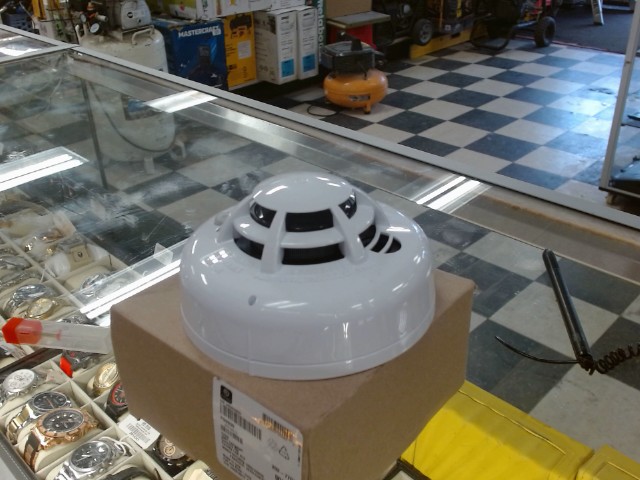 Connected shoke heat detector alarm