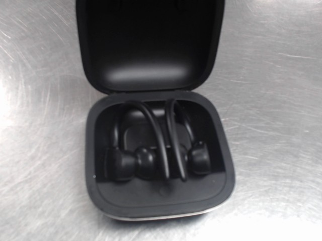 Beats powerbeats pro 1 dans case
