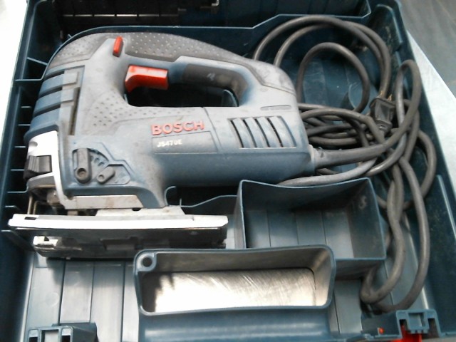 Scie sauteuse cabl� dans case