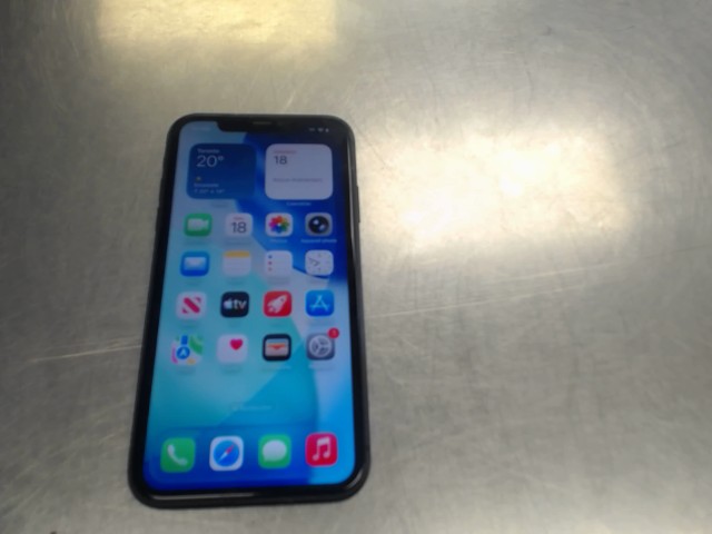 Iphoe 11 64 gb  (76% bat)