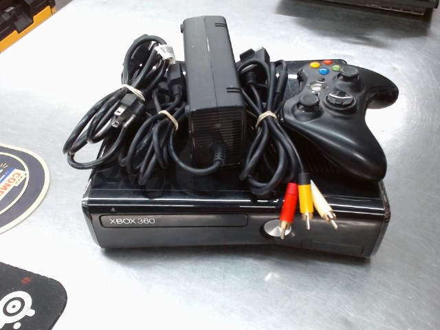 Xbox 360 avec manette