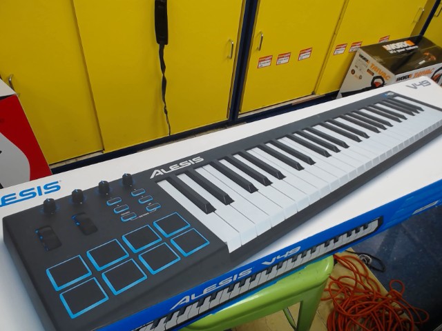 Clavier midi dans la boite