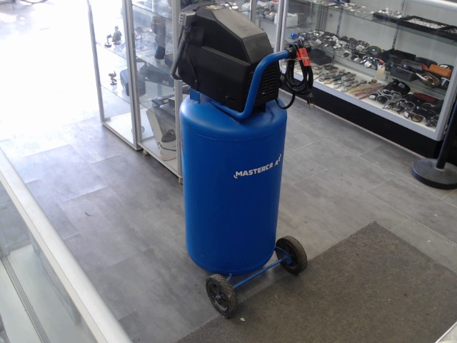 Compresseur mastercraft 26 gallons